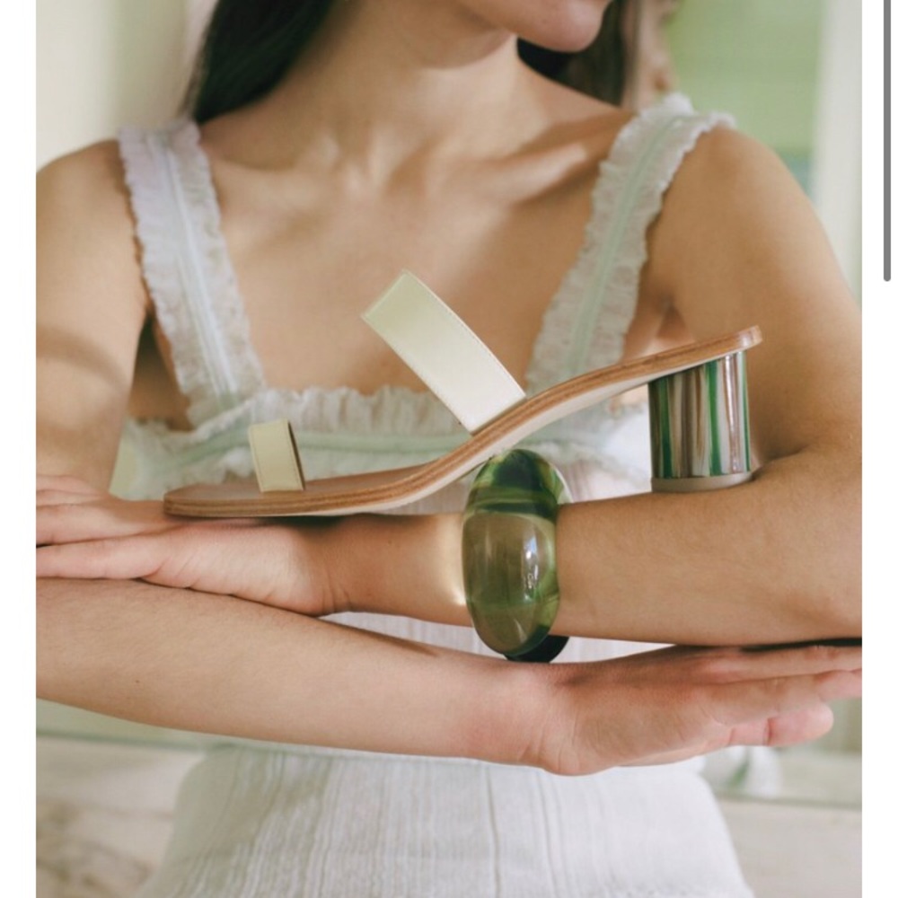 LoQ Tere patent leather sandal / Brie size 39